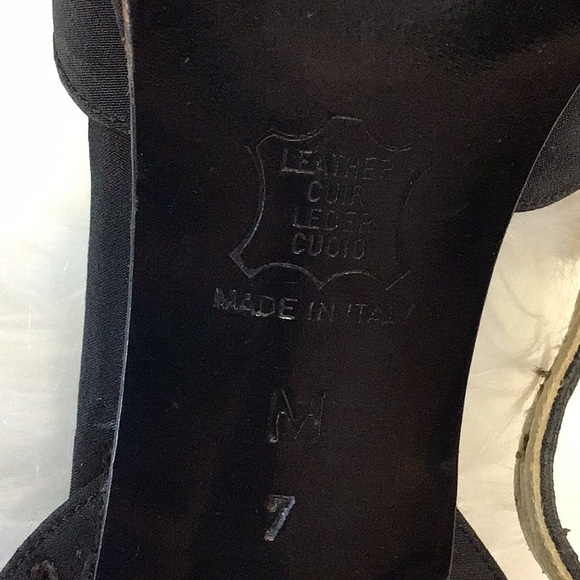 Yves Saint Laurent heels size 7 - Picture 5 of 11